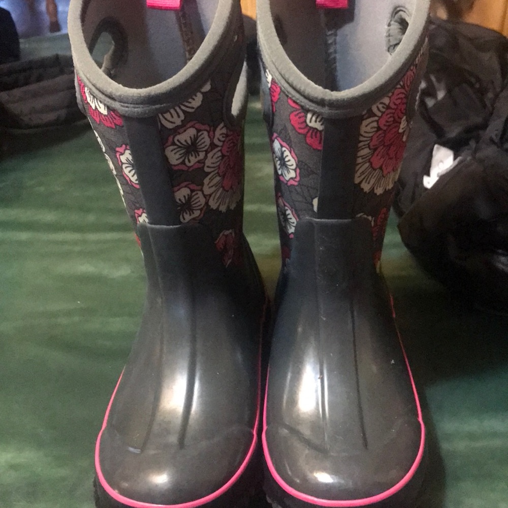 Snow boots